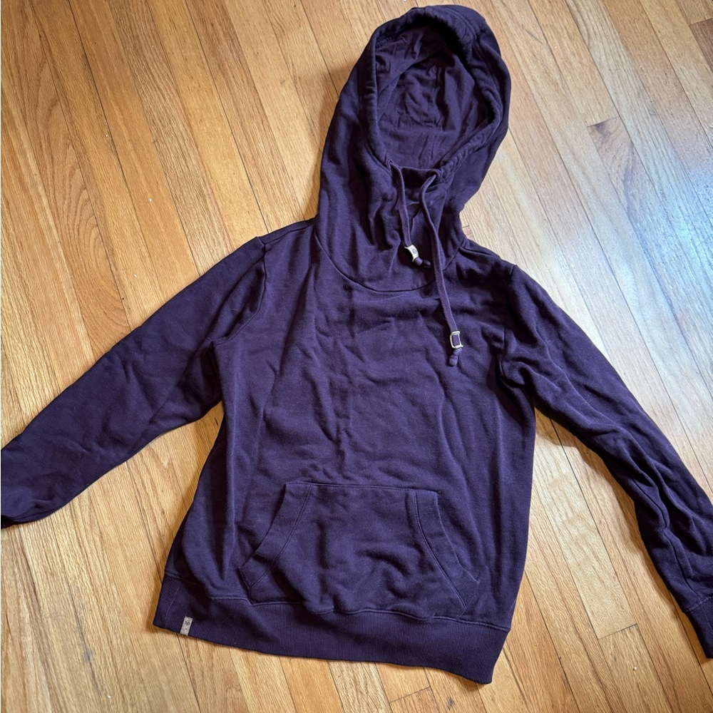 Tentree M maroon sweater